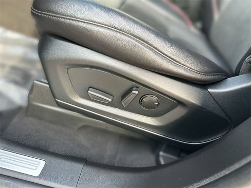 Used 2023 Ford Explorer ST-Line w/ Class IV Trailer Tow Package image 14