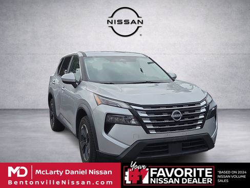 Used 2025 Nissan Rogue SV FWD image 1