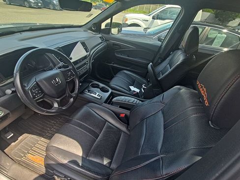 Used 2023 Honda Passport TrailSport image 12