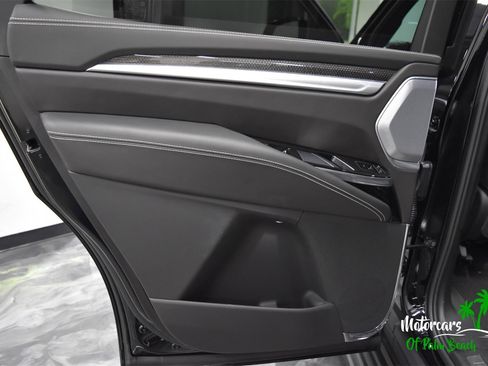 Used 2026 Cadillac Escalade V w/ LPO, ONYX Package image 26