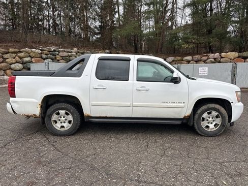 Used 2007 Chevrolet Avalanche LT w/ LT Preferred Equipment Group image 6