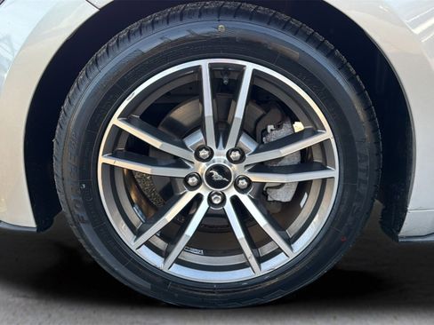 Used 2016 Ford Mustang Premium image 9