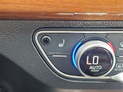 Certified 2024 Audi Q5 e Premium AWD/4WD image 25