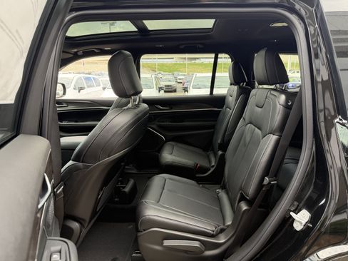 New 2026 Jeep Grand Cherokee L Limited image 30