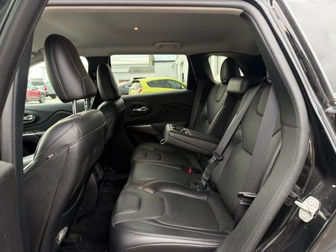 Used 2021 Jeep Cherokee Latitude Lux AWD/4WD image 5
