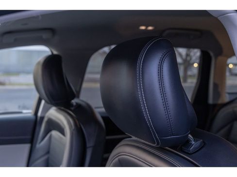 Used 2024 Lincoln Nautilus Reserve image 17