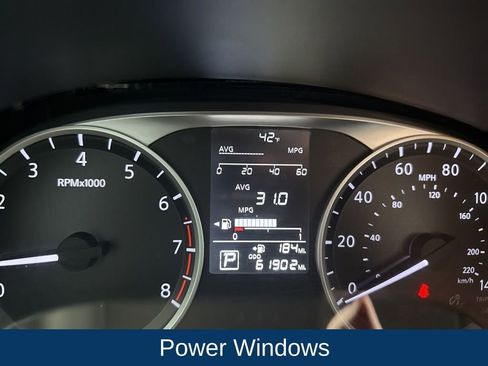 Used 2021 Nissan Kicks S image 17