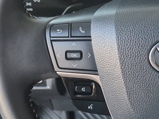 Used 2025 Toyota Camry SE FWD image 24