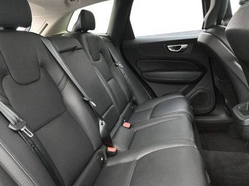 Used 2023 Volvo XC60 B5 Plus AWD/4WD image 31