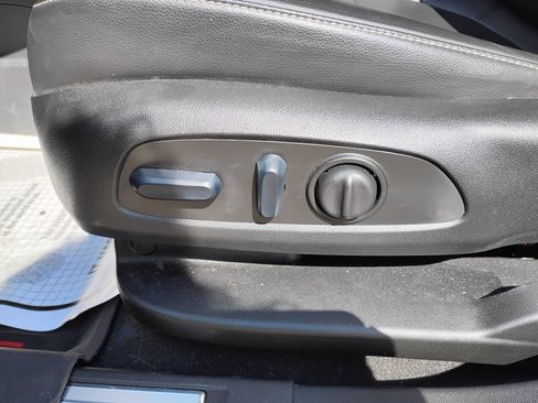 Used 2023 GMC Acadia SLT w/ LPO, Floor Liner Package FWD image 14