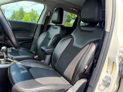 Used 2018 Jeep Compass Latitude w/ Popular Equipment Group AWD/4WD image 13