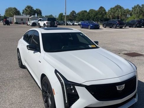 Used 2025 Cadillac CT5 V RWD image 5