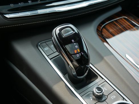Certified 2023 Cadillac Escalade Premium Luxury AWD/4WD image 23