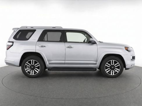Used 2023 Toyota 4Runner Limited AWD/4WD image 7