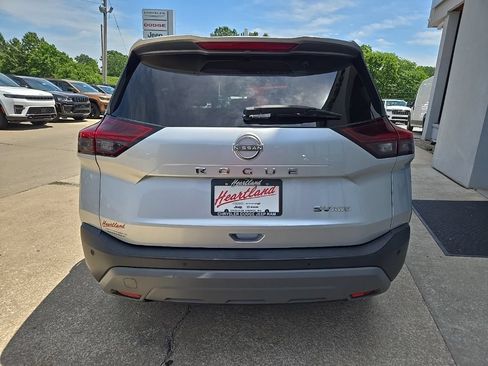 Used 2023 Nissan Rogue SV AWD/4WD image 10