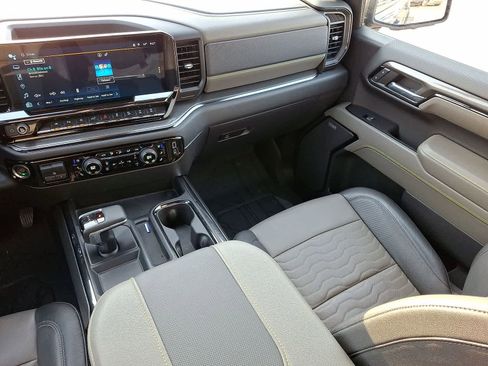 Used 2023 Chevrolet Silverado 1500 ZR2 w/ Technology Package image 12