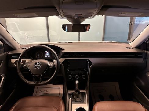 Used 2021 Volkswagen Passat 2.0T SE image 9