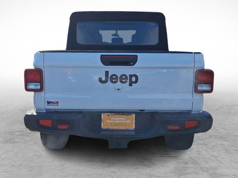 Certified 2022 Jeep Gladiator Rubicon w/ Cold Weather Group image 4