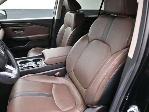 Used 2025 Honda Pilot Elite image 33