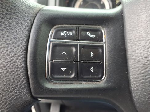 Used 2018 RAM 1500 Classic SLT image 19