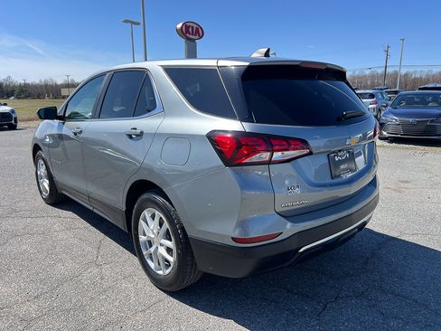 Used 2023 Chevrolet Equinox LT w/ Driver Convenience Package image 3