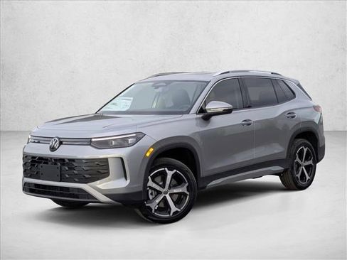 New 2025 Volkswagen Tiguan SE image 1