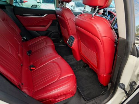Used 2019 Maserati Levante image 29