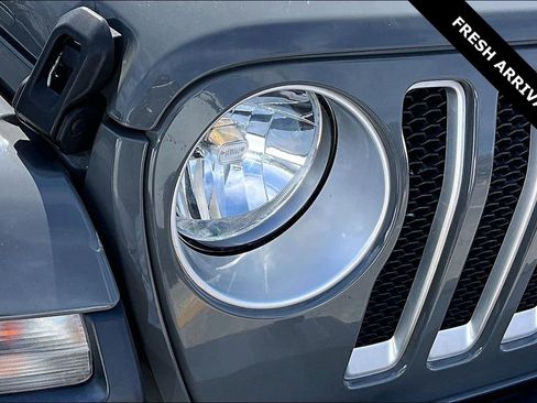 Used 2020 Jeep Wrangler Unlimited Sahara image 29