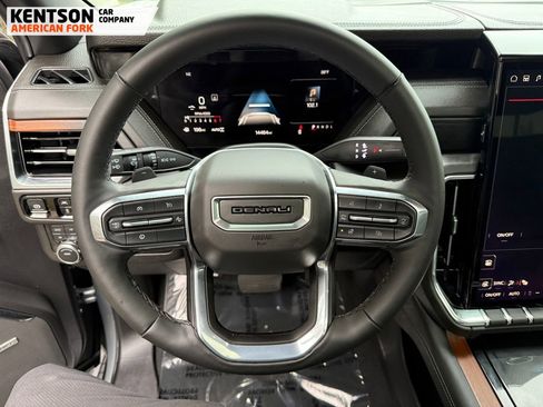 Used 2025 GMC Yukon Denali w/ Sun & Power Step Package image 17