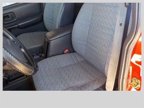 Used 2000 Jeep Cherokee Sport image 2