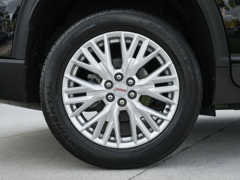 Used 2024 GMC Acadia Elevation image 28