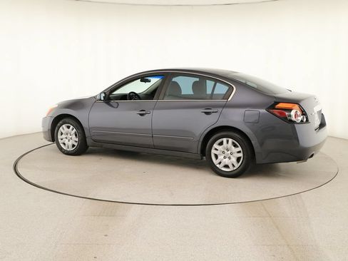 Used 2010 Nissan Altima 2.5 S FWD image 3