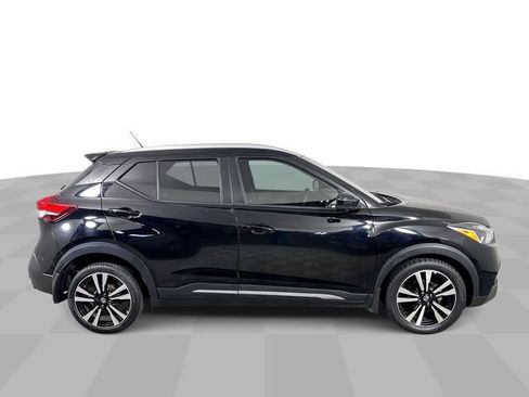 Used 2020 Nissan Kicks SR FWD image 9