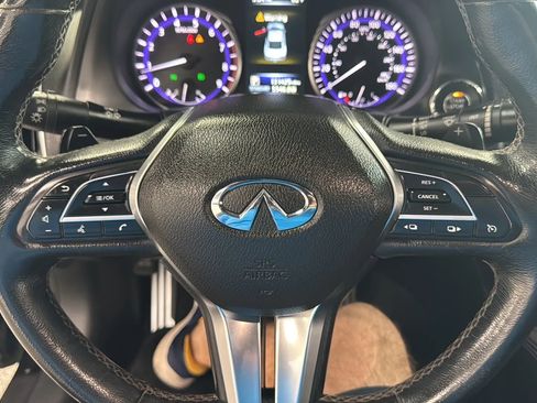 Used 2017 INFINITI Q60 Red Sport 400 AWD/4WD image 15