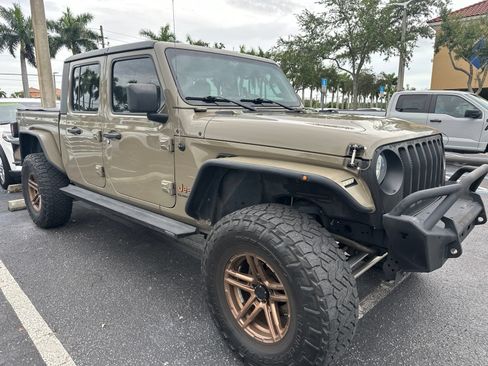 Used 2020 Jeep Gladiator Sport w/ Quick Order Package 24S AWD/4WD image 1