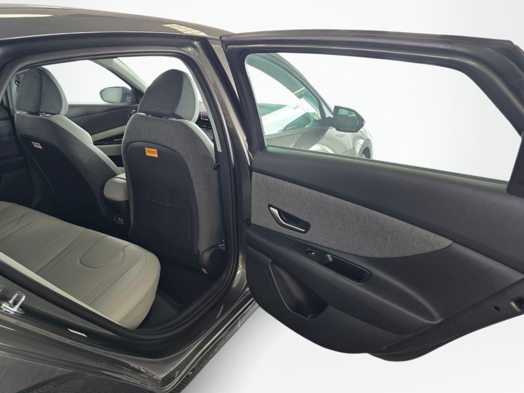 New 2026 Hyundai Elantra Limited FWD image 35