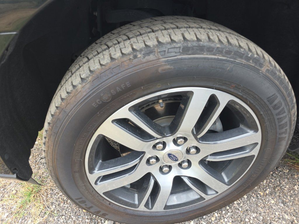 Used 2024 Ford Expedition Max Limited RWD image 2