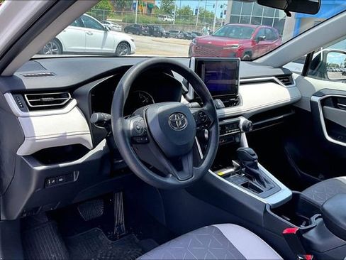 Used 2024 Toyota RAV4 XLE FWD image 14