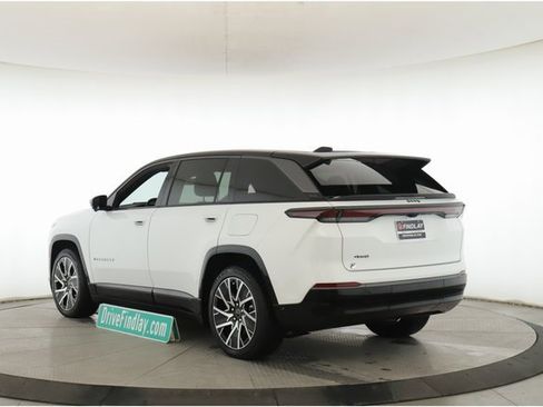 Used 2025 Jeep Wagoneer S Limited image 8