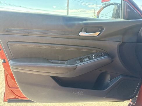 Used 2022 Nissan Altima 2.5 SR FWD image 14