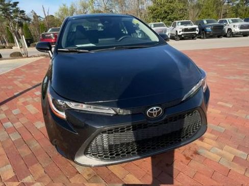Used 2022 Toyota Corolla LE image 4