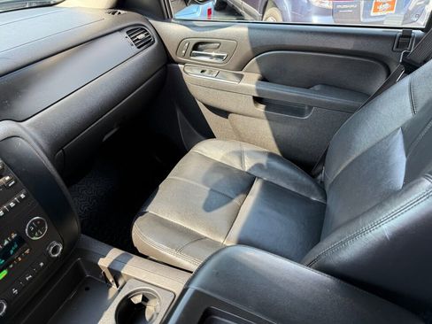 Used 2010 Chevrolet Avalanche LT w/ Luxury Package image 14