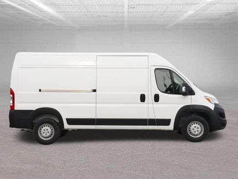 Used 2024 RAM ProMaster 2500 FWD image 12