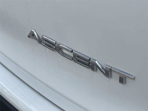 Certified 2022 Subaru Ascent Premium w/ Convenience Package AWD/4WD image 10