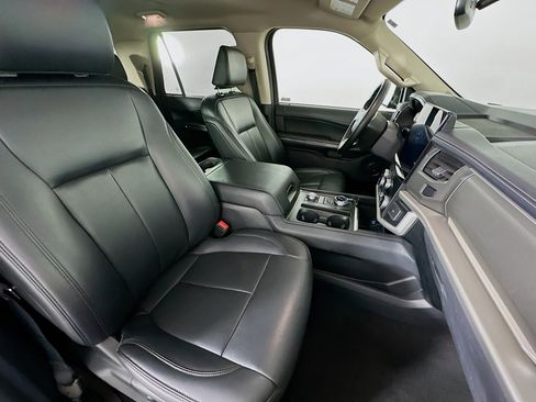 Used 2024 Ford Expedition Max XLT image 33