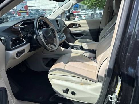 Used 2021 Chrysler Pacifica Limited w/ Premium & Safety Sphere Group AWD/4WD image 5