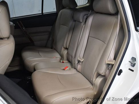 Used 2012 Toyota Highlander Limited w/ Tow Pkg image 21
