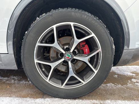 Used 2023 Alfa Romeo Stelvio Ti image 23