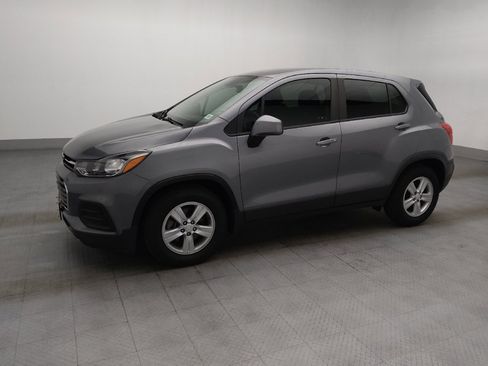 Used 2020 Chevrolet Trax LS FWD image 2