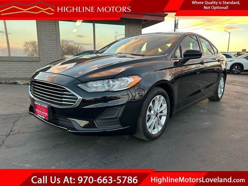 Used 2019 Ford Fusion SE image 1